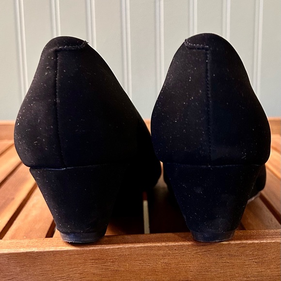 NIB Women’s Black Suede Wedge Heel Shoes- Sz 7.5 - Picture 7 of 8